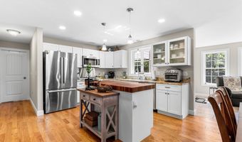 39 Pineview Dr, Candia, NH 03034