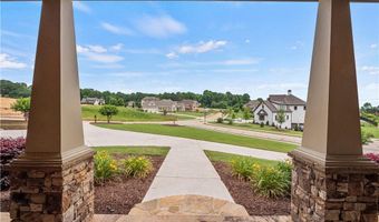 5340 Retreat Dr, Flowery Branch, GA 30542