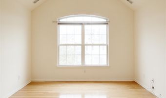 19 MARINA Dr, Bayonne, NJ 07002