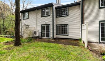 26 Lake Forest Dr, Burlington, VT 05401