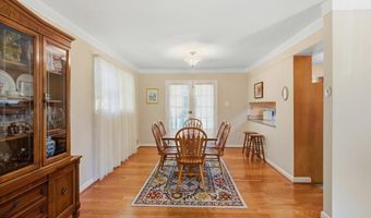 4703 EXETER St, Annandale, VA 22003