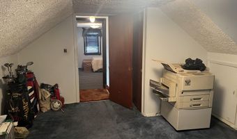 571 Hopping Rd, Belford, NJ 07718