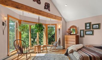 267 S Cove Rd, Burlington, VT 05401