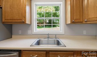 76 Selwyn Rd, Asheville, NC 28806