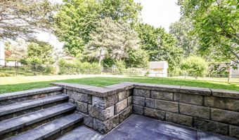 46 Jeanette Rd, Danbury, CT 06811