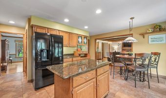 14 Hampton Ct, Algonquin, IL 60102