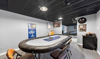693 Rustic Valley Dr, Ballwin, MO 63021