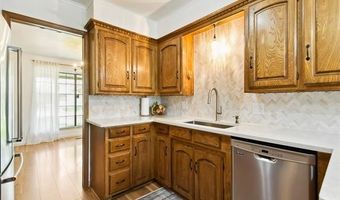 2208 Hickory Dr, Ardmore, OK 73401