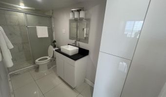 801 N PITT St N #804, Alexandria, VA 22314