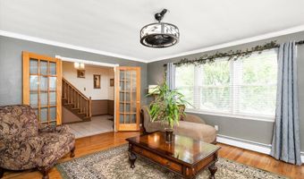 27 DELAWARE RIM Dr, Yardley, PA 19067