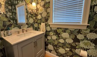 25 Franklin Rd 1, East Greenwich, RI 02818