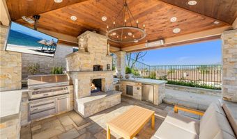 1040 S Summer Breeze Ln, Anaheim, CA 92808
