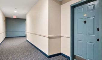 2 School St 108, Lincoln, RI 02802