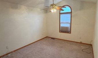 1437 Waters Edge Dr, Akron, OH 44313