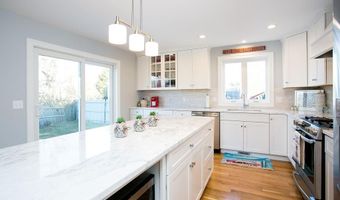 107 Orchard Ave, Middletown, RI 02842