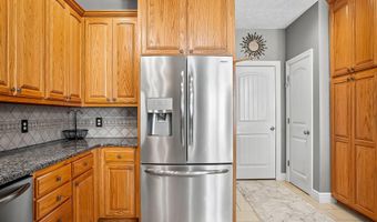 1100 Chicory Ln, Aurora, MO 65605