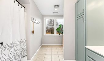 11 Pequot Ln, Hopkinton, RI 02804