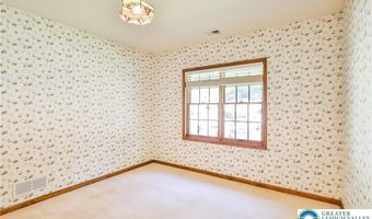 1859 Sherwood Cir, Allentown, PA 18103