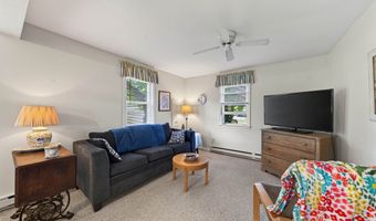 16 Driscoll Rd, Branford, CT 06405