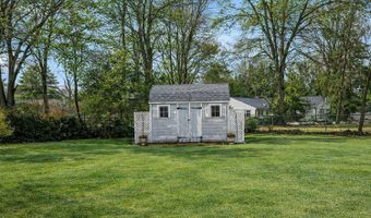 749 Park Ave, Belford, NJ 07718