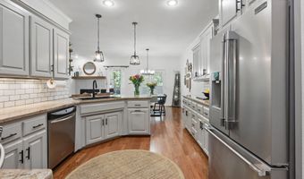 2716 Juniper Dr, Benton, AR 72015