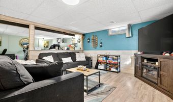 1025 W ROBERTS Ave, Appleton, WI 54914