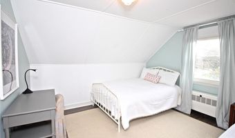 139 Coggeshall Ave, Newport, RI 02840