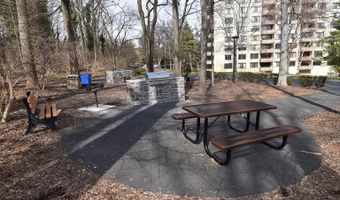 5225 POOKS HILL Rd 1612N, Bethesda, MD 20814