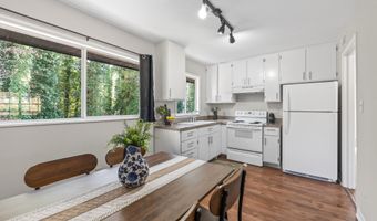 140 Merlin Dr, Athens, GA 30606