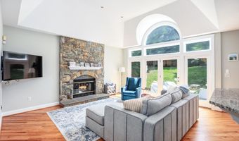 9304 WILDOAK Dr, Bethesda, MD 20814