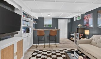 44 Cliff Ave, Cranston, RI 02920
