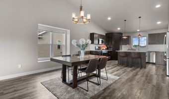 5702 N YOSEMITE Ln, Appleton, WI 54913