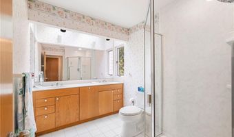 96 Starr Dr, Narragansett, RI 02882
