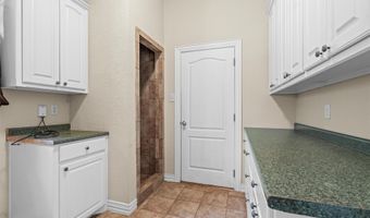 8000 Walnut Dr, Alvarado, TX 76009