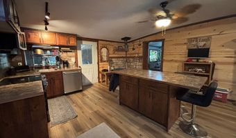 941 S Main St, Cascade, ID 83611