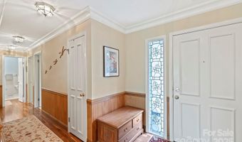 700 Crowfields Ln, Asheville, NC 28803