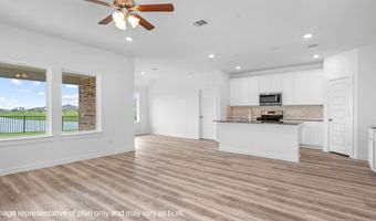 517 Robin St, Angleton, TX 77515