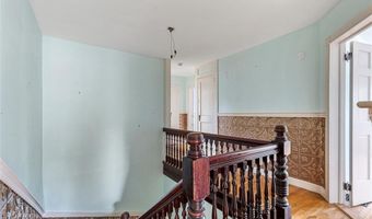 55 Hunter Ave, Newport, RI 02840