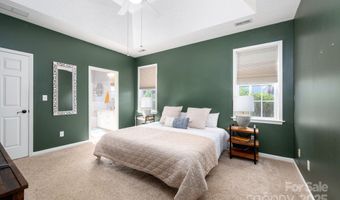 207 Farm Creek Dr E, Asheville, NC 28806