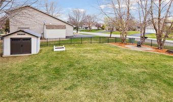 8244 Russel Ave, Woodbury, MN 55125