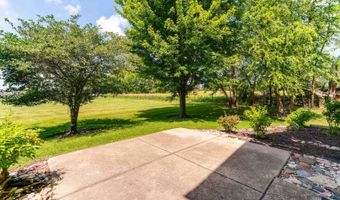 2636 Pondview Dr, Algonquin, IL 60102