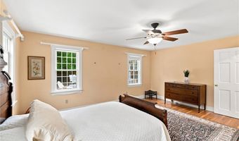 142 Ferry Rd, Bristol, RI 02809