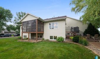 304 S Country Club Ave, Brandon, SD 57005