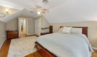 31 Nathan Hale Ct, Cheshire, CT 06410