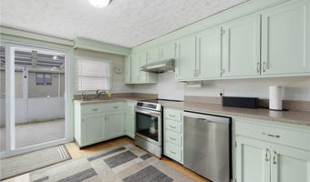 112 Center Ave, Middletown, RI 02842