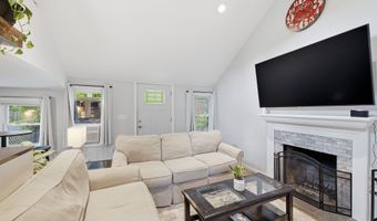 21 Arlington Rd, Coventry, CT 06238