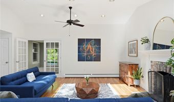24 Wildflower Rd, Barrington, RI 02806