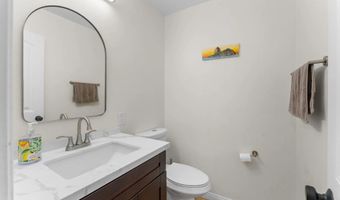 925 Moody Dr, Escondido, CA 92027