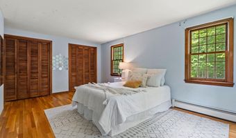 6 Winterberry Dr, Amherst, NH 03031