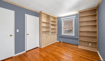 6 Gainesborough 1B, River Edge, NJ 07661